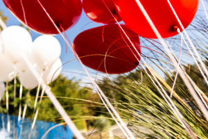 Luftballons rot weiss